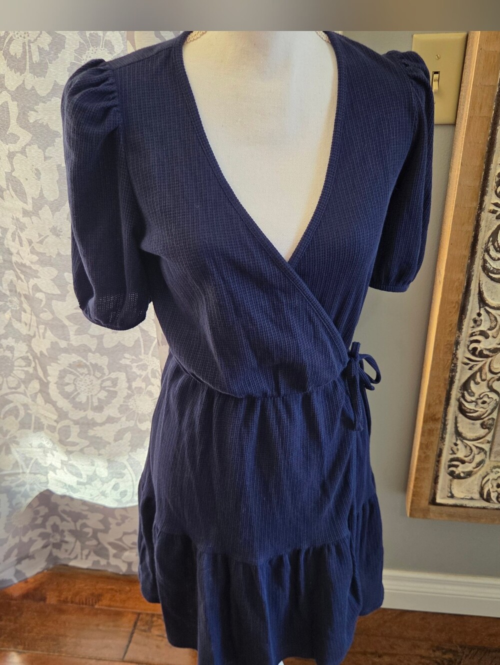 Paris Atelier & other stories dark blue wrap dress. Puff sleeves. Brand new cond